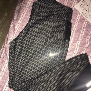 Cropped Pattern Nike Tights